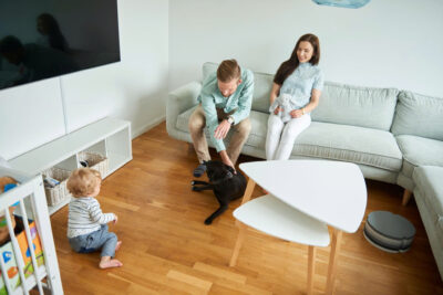 Sàn Gỗ Cho Nhà Có Trẻ Nhỏ Và Thú Cưng – Lựa Chọn Đáng Cân Nhắc Cho Gia Đình Hiện Đại